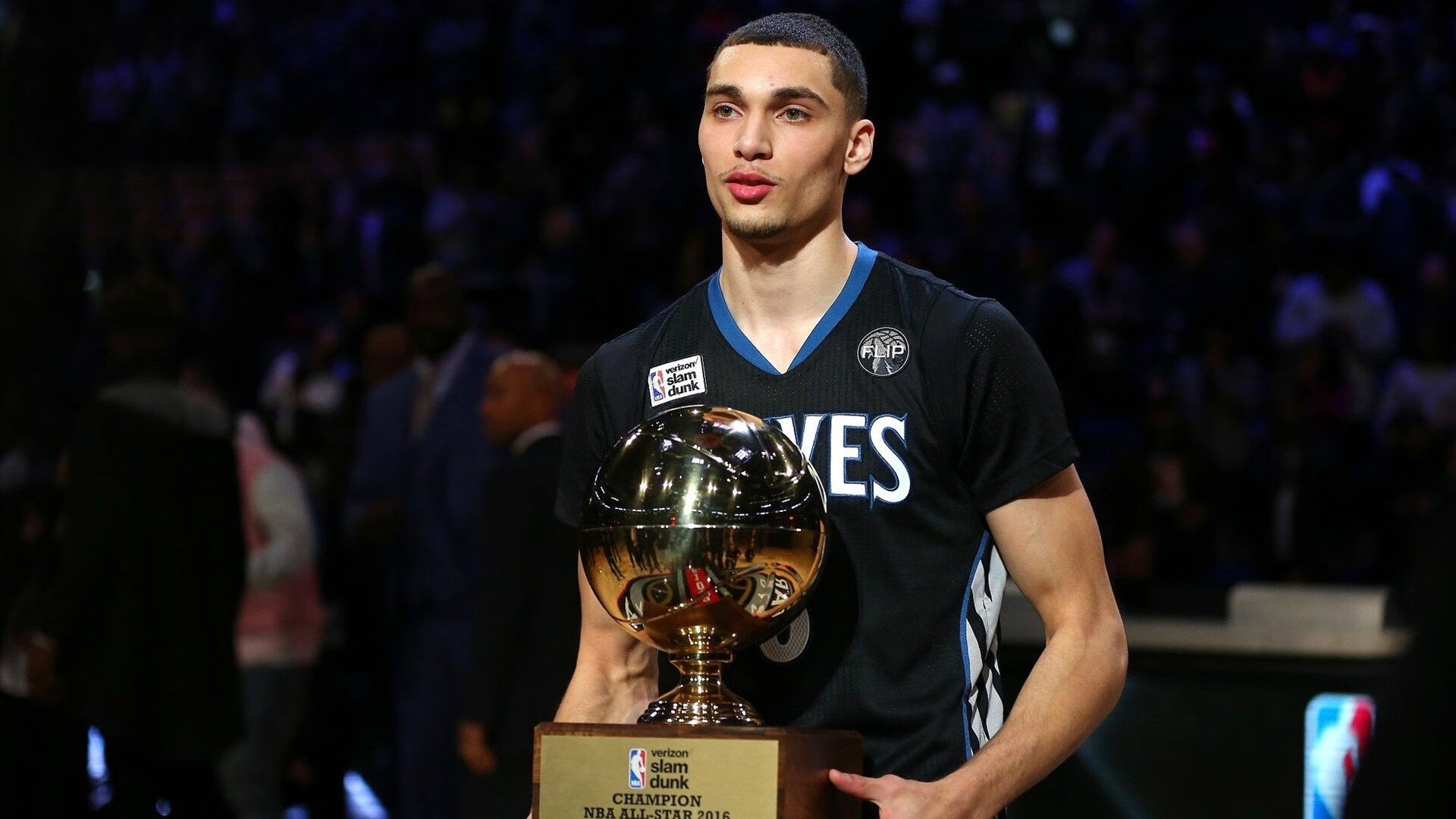 爱游戏平台-苏炳添助阵校园田径节传播体育精神，苏炳添学校比赛视频